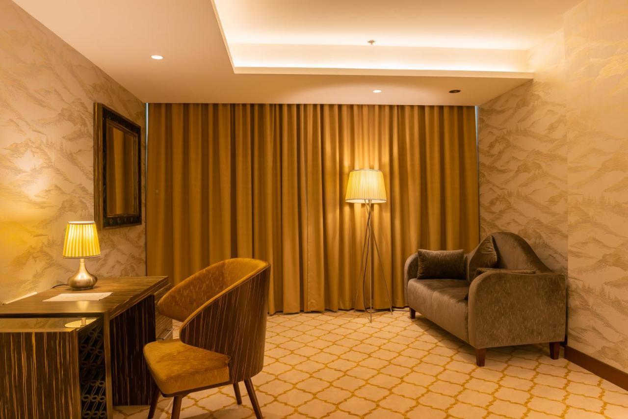 Hotel Royal Crown
